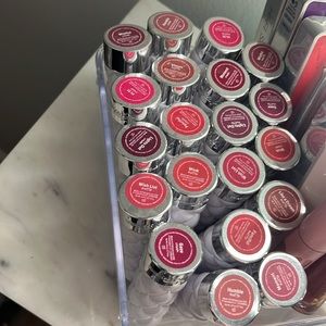 20 Pillow Lips Cream & Matte Finish Lipsticks Bulk
